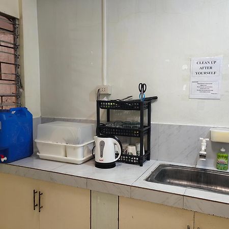 Iloilo Business Park Area Backpackers Place Aircon 2 Exterior photo
