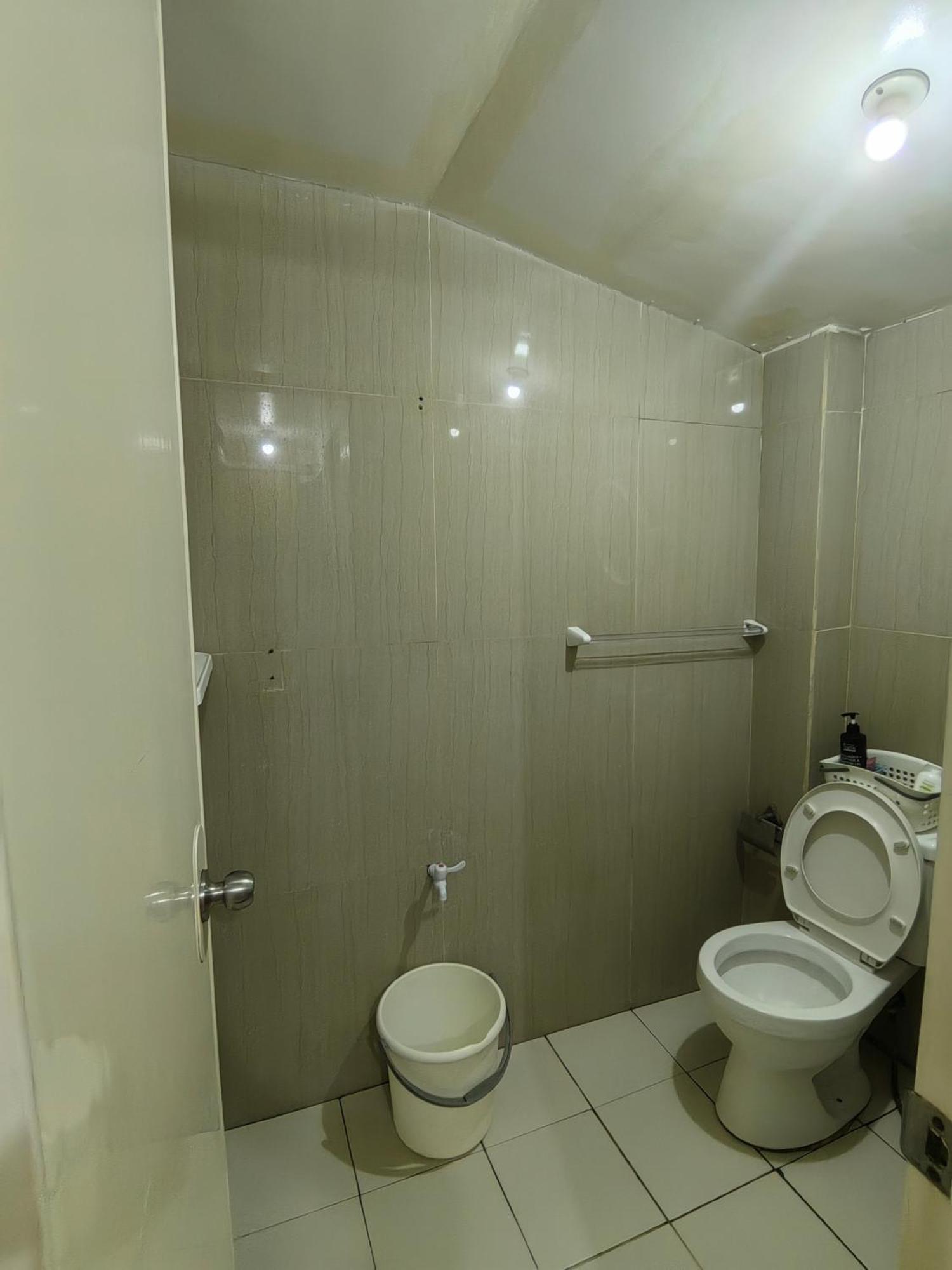 Iloilo Business Park Area Backpackers Place Aircon 2 Exterior photo