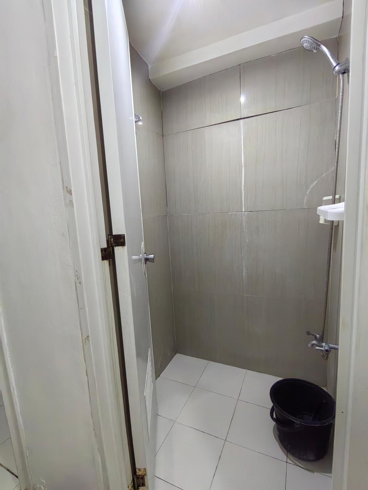 Iloilo Business Park Area Backpackers Place Aircon 2 Exterior photo