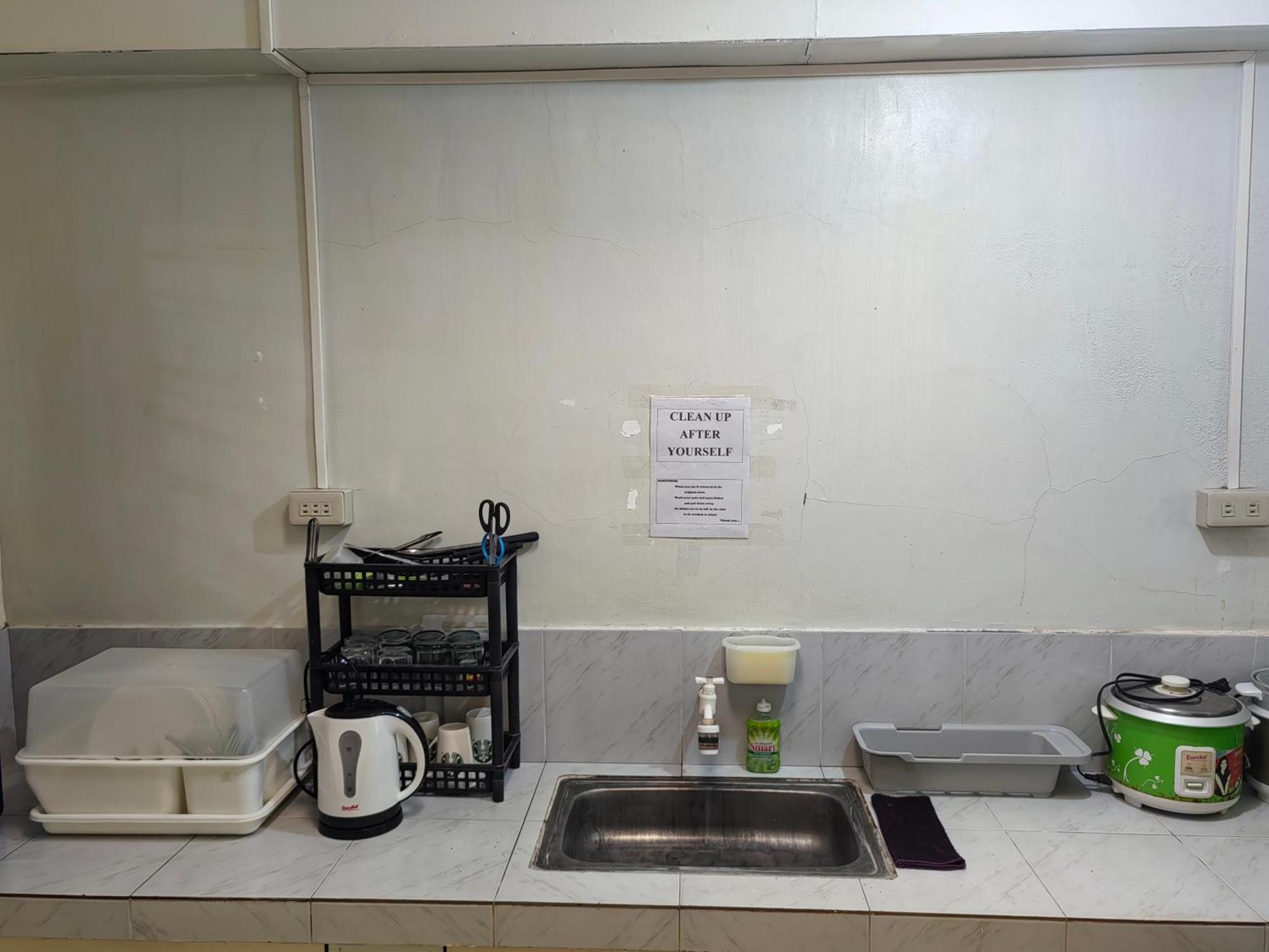 Iloilo Business Park Area Backpackers Place Aircon 2 Exterior photo