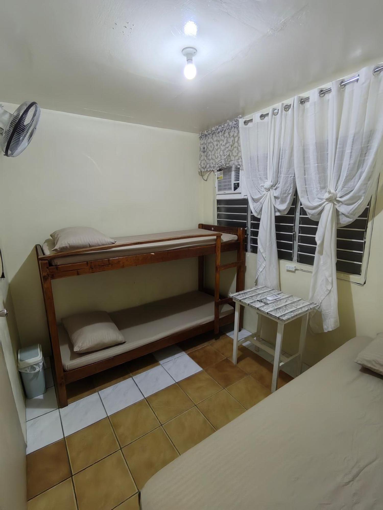 Iloilo Business Park Area Backpackers Place Aircon 2 Exterior photo